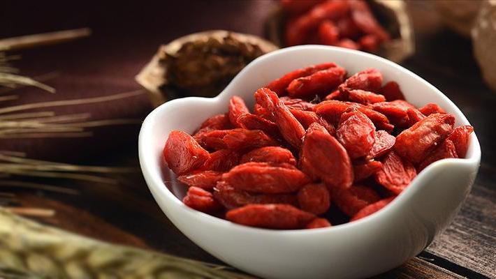 枸杞怎样食用降高血糖,枸杞加什么可以降血糖