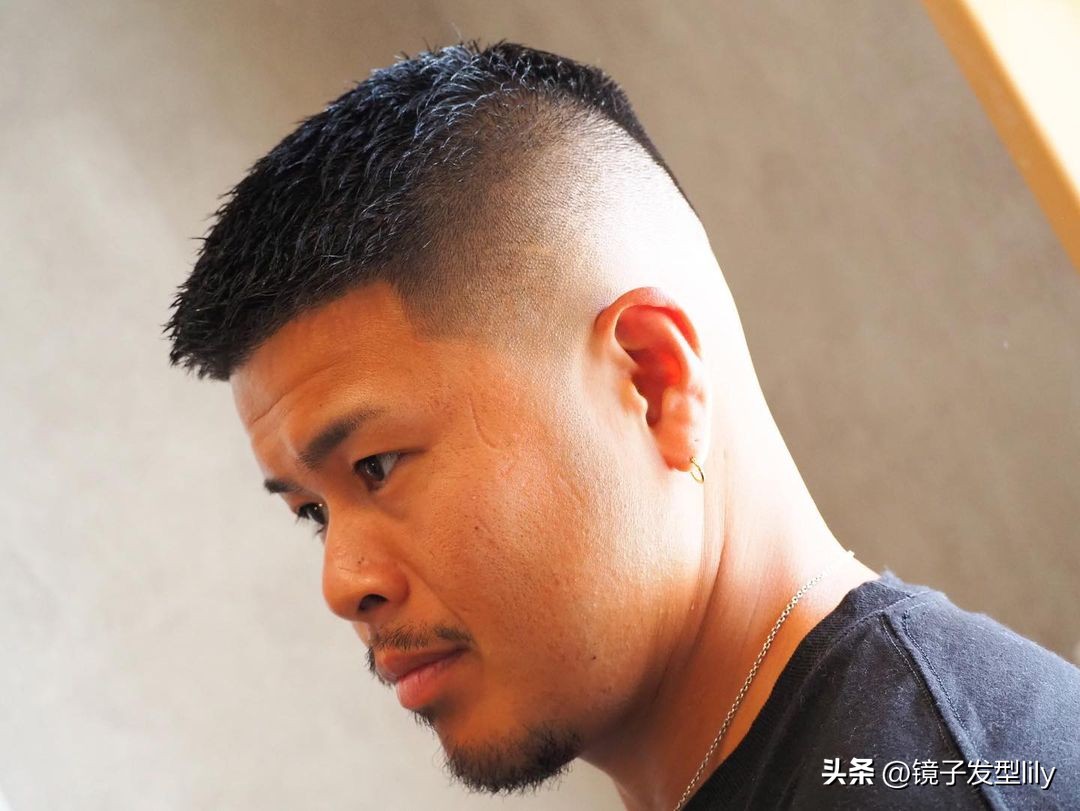 男士白发剪什么发型帅气年轻,男士帅气好打理的发型