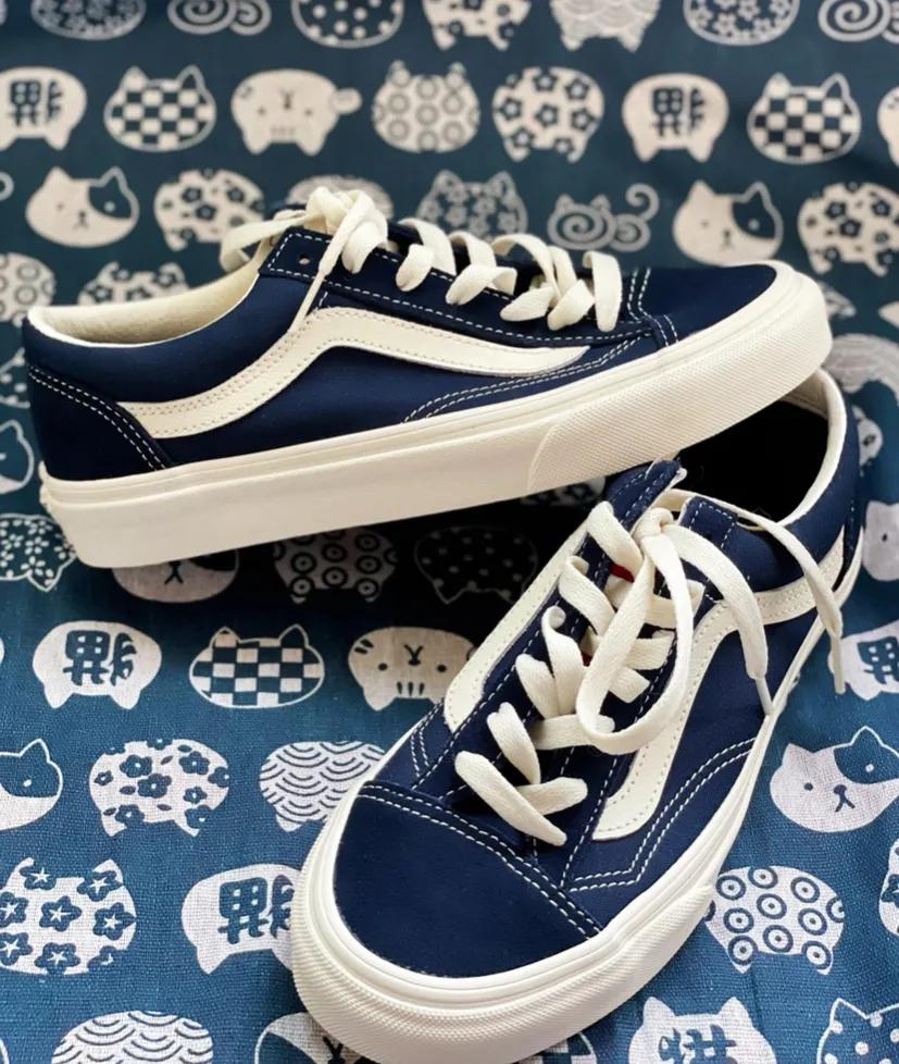 经典vans穿搭中帮,黑白vans经典款过不过时