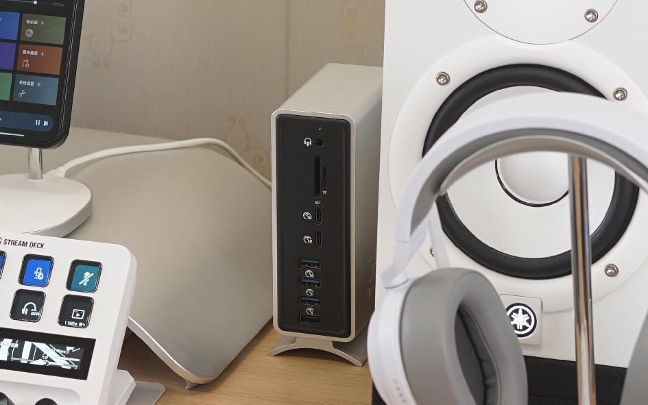 好看充满科技感的桌搭,桌搭好物推荐简约