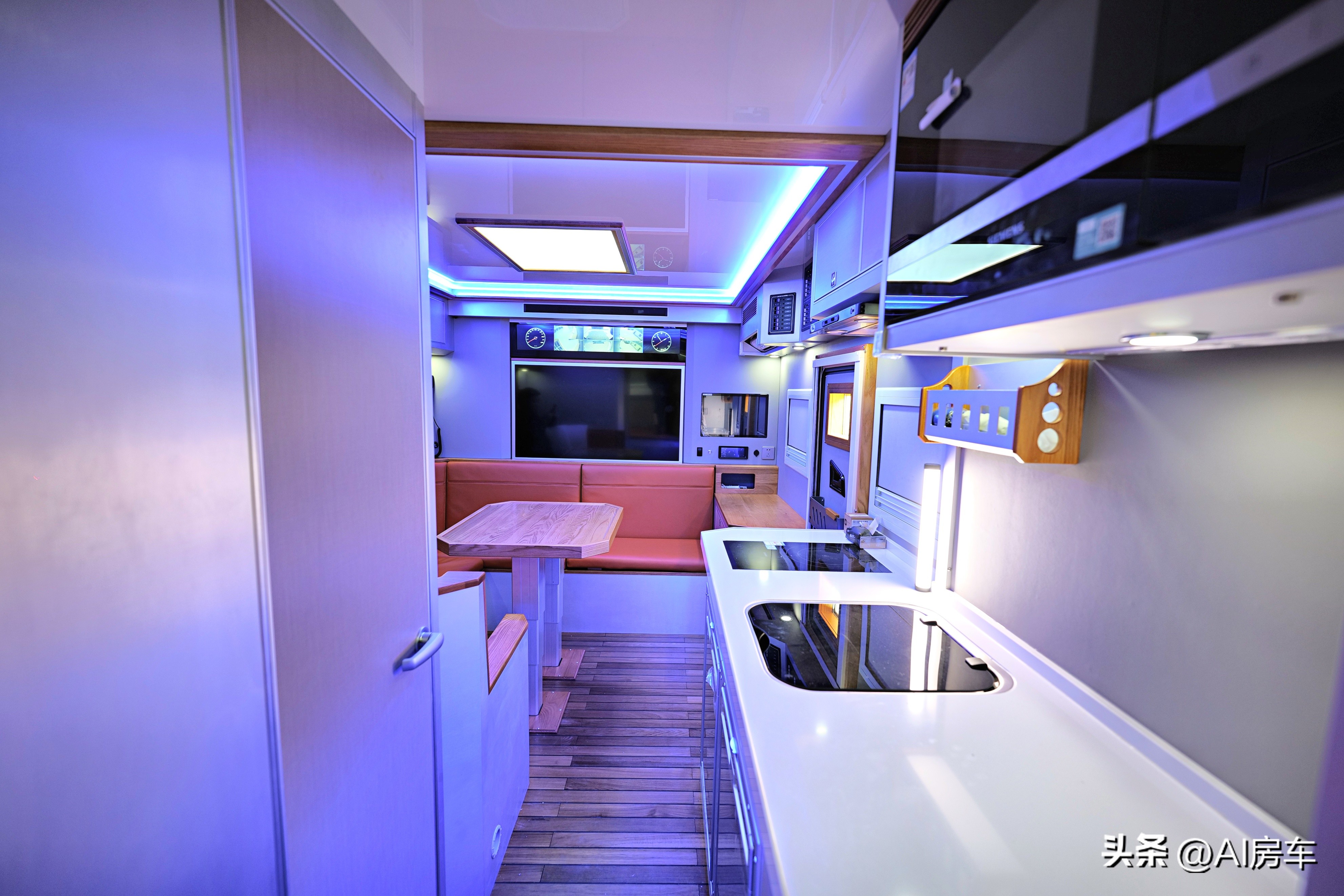 C2本能开的国产军卡型大房车！吃住，越野小意思，还能组团开聚会