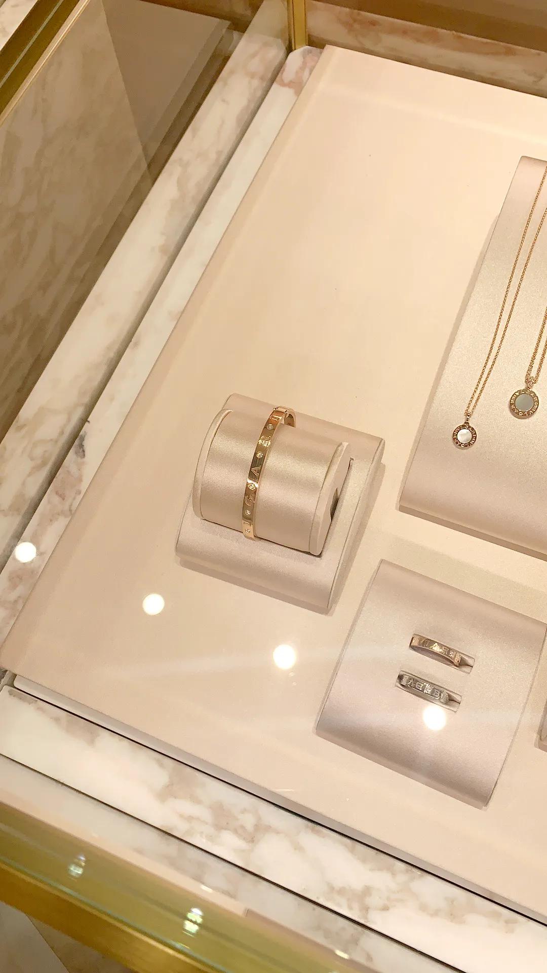 香港机场购物必买店铺,香港机场免税店什么值得买