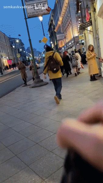 俄罗斯逃课女孩走红,俄罗斯女生被偷拍爆红网络