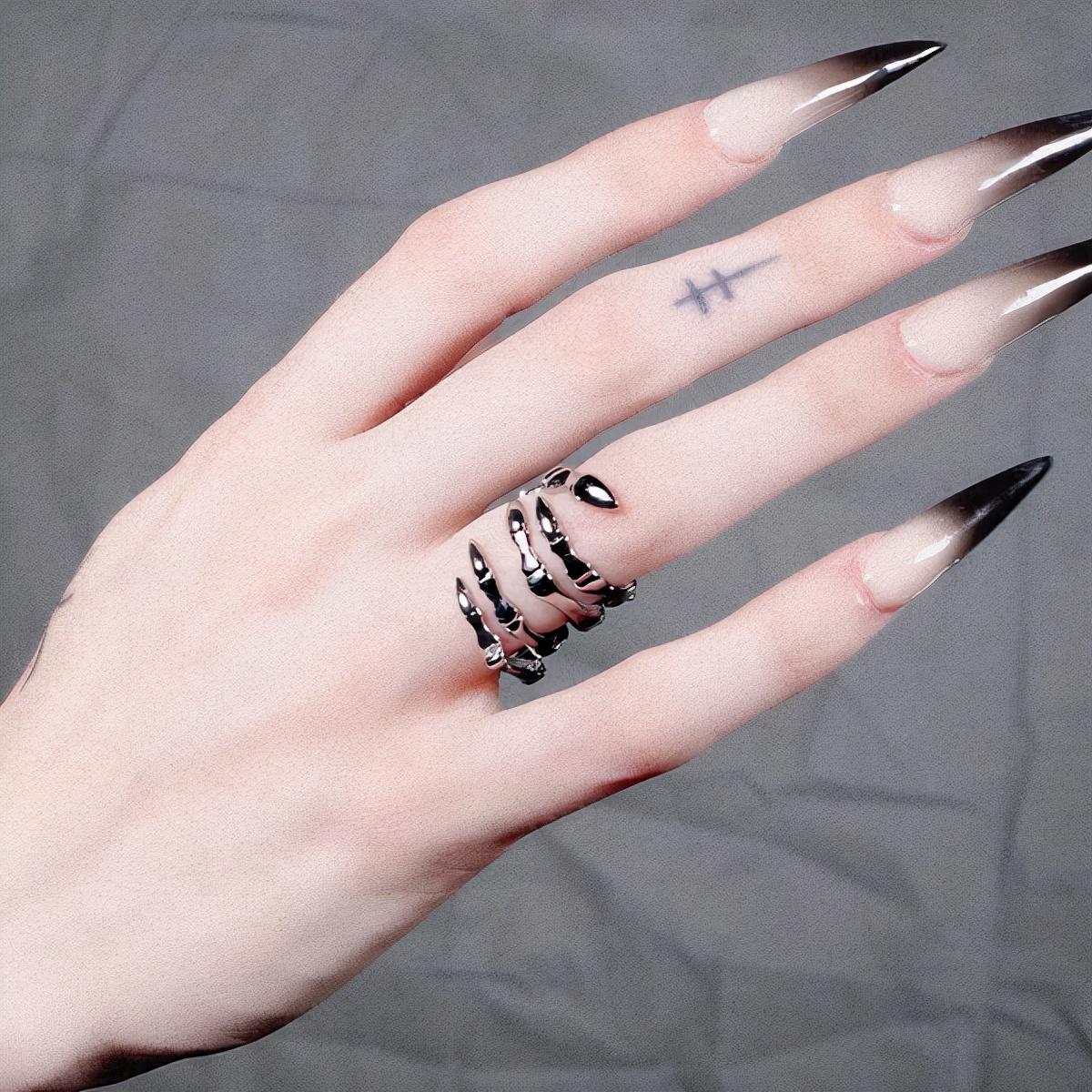 vitaly的首饰,每天认识一个奢侈品牌子ysl