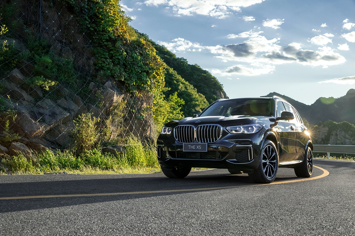 23款宝马x5xdrive30li尊享m运动,宝马x5xdrive30i曜夜版顶配