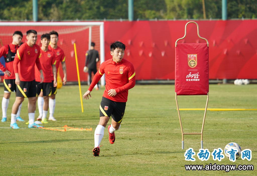 李霄鹏国足集训最新名单,国足李霄鹏最新视频