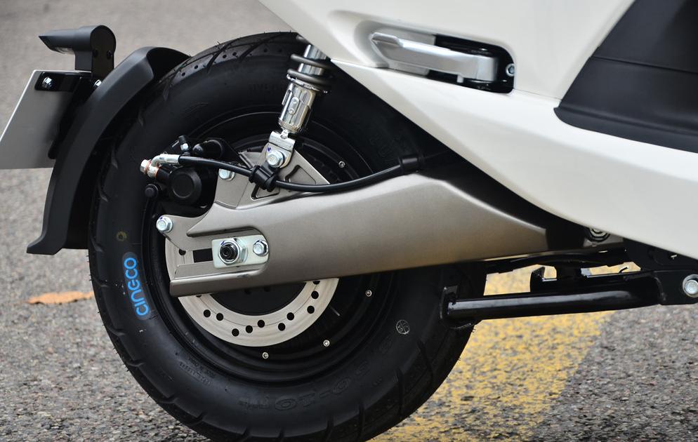 爱玛雅迪公路赛电摩,雅迪爱玛台铃电摩大比拼