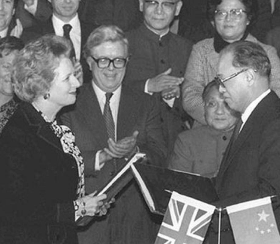 1984年，香港回归谈判陷入僵局，*小平邓**先发制人：不介意使用*力武**