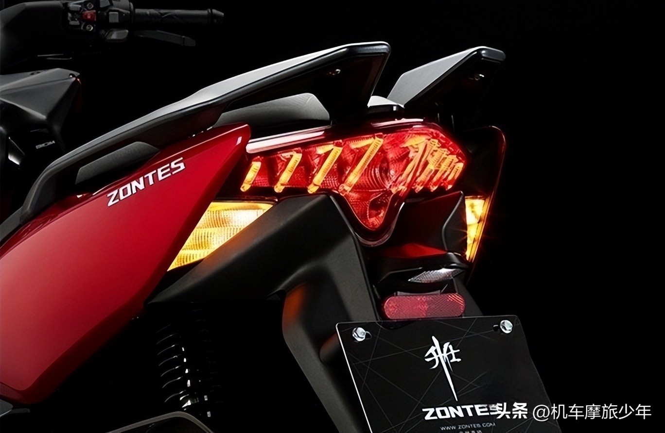 科幻踏板,升仕踏板310m蓝色最新款