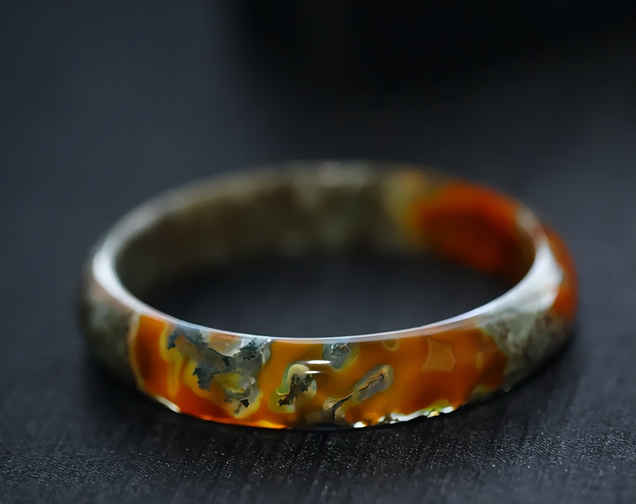 内蒙古五彩石现状,内蒙古湖泊干涸现五彩石