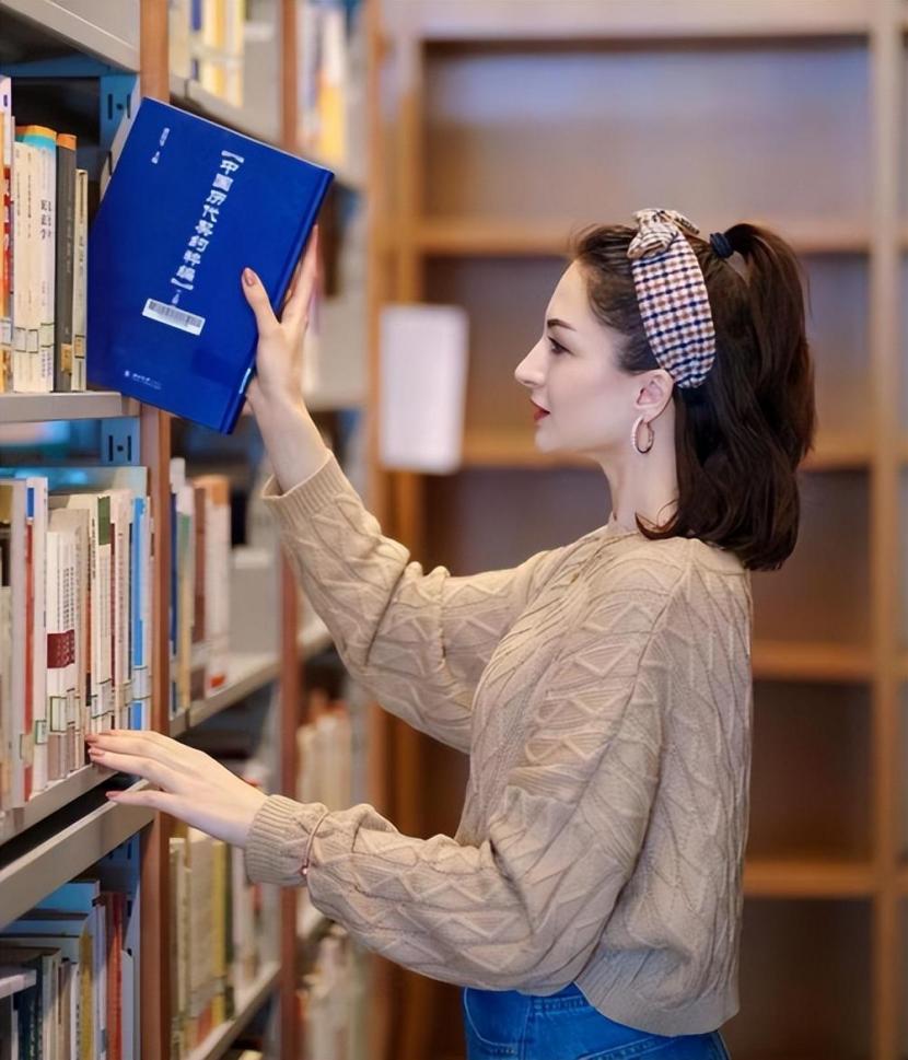 富二代崔凯瑞，娶崇拜毛主席的乌克兰美女，今带丈人一家定居中国