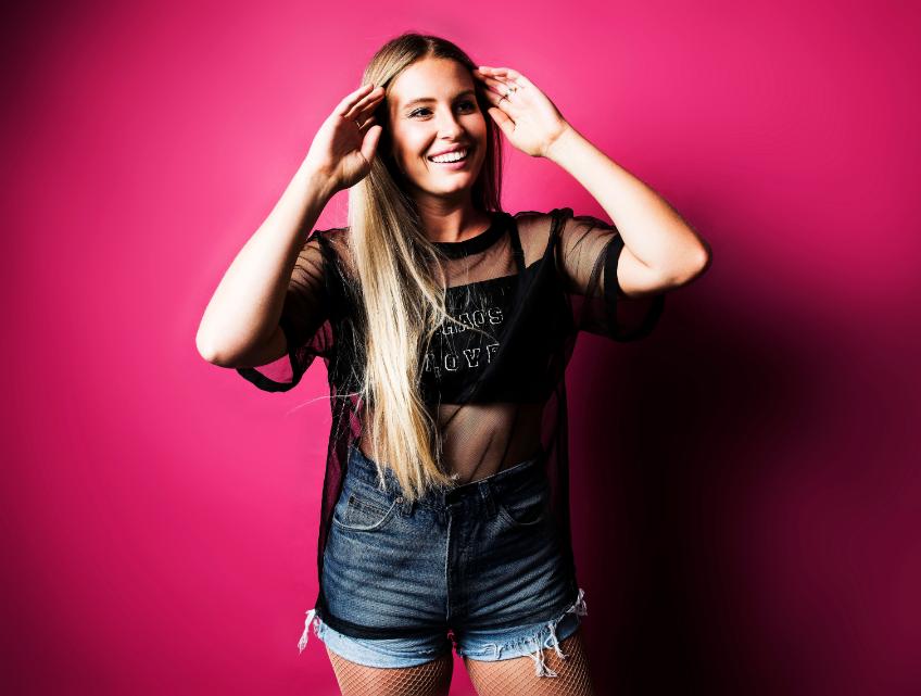 她半裸，姬情，写歌怼前任