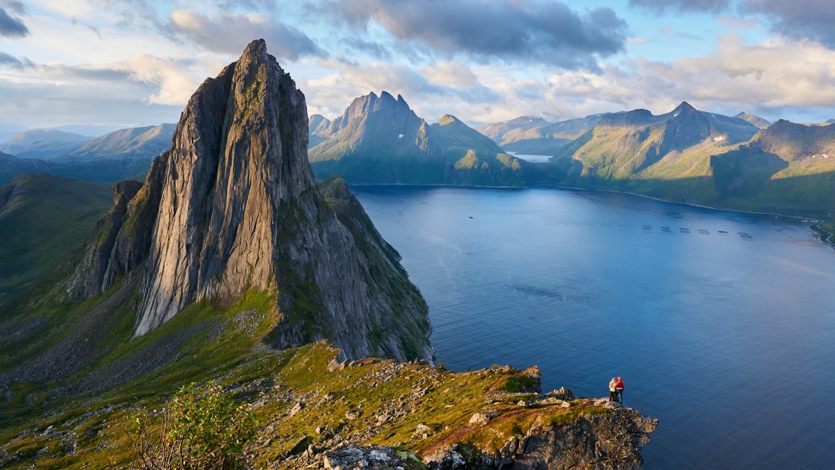 难忘的乡恋,乡恋是金典歌吗