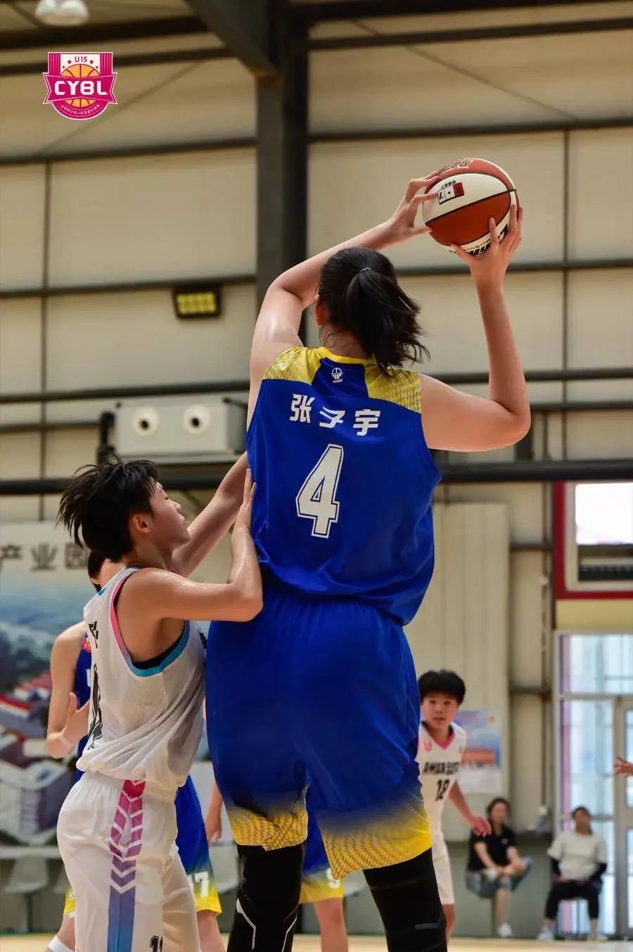 山东“女姚明”张子宇14岁已跟姚明一样高，姚明女儿都没她能长