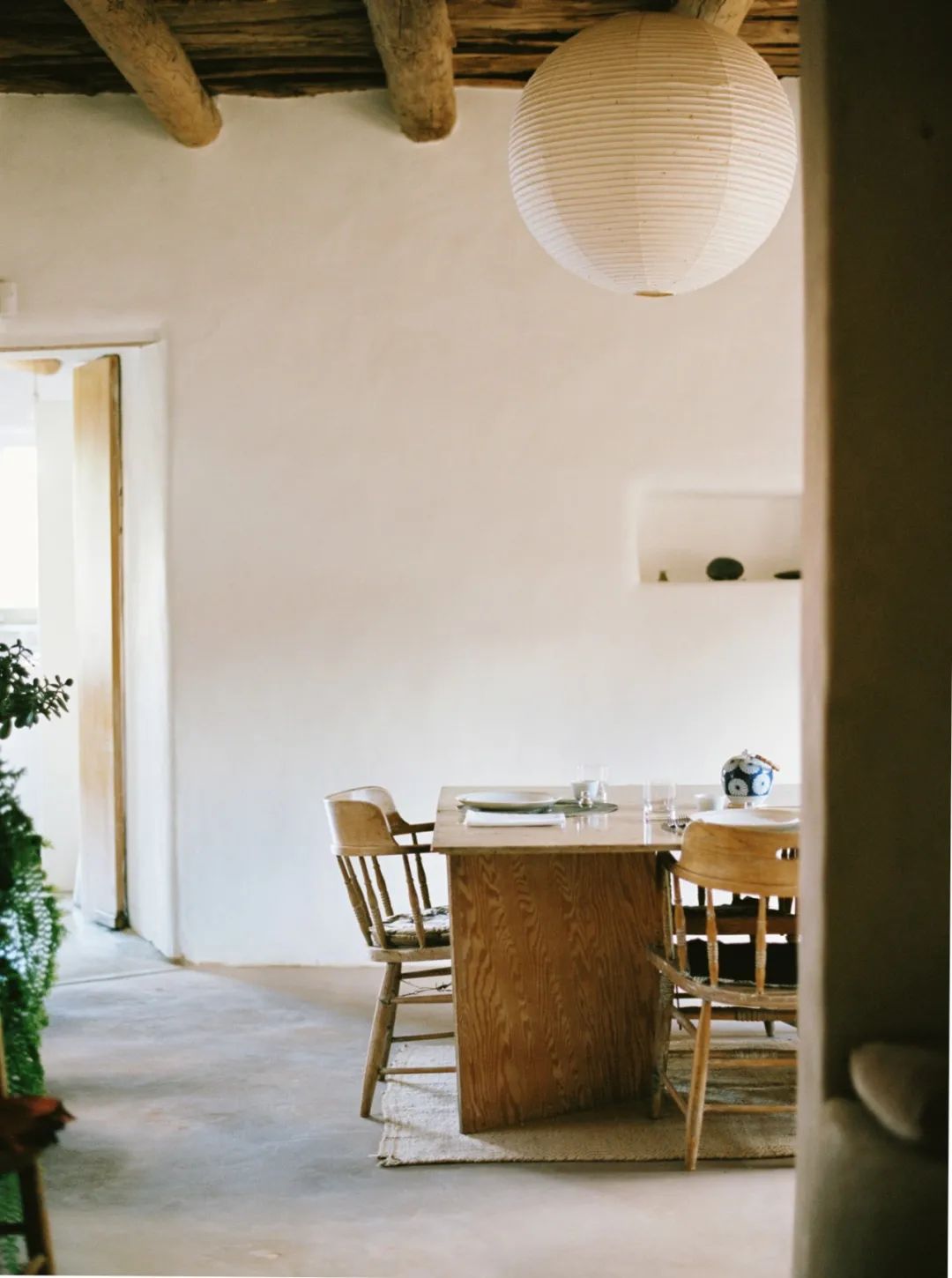 世界知名女画家独居沙漠35年！拒毕加索登门…网友：连家都是艺术