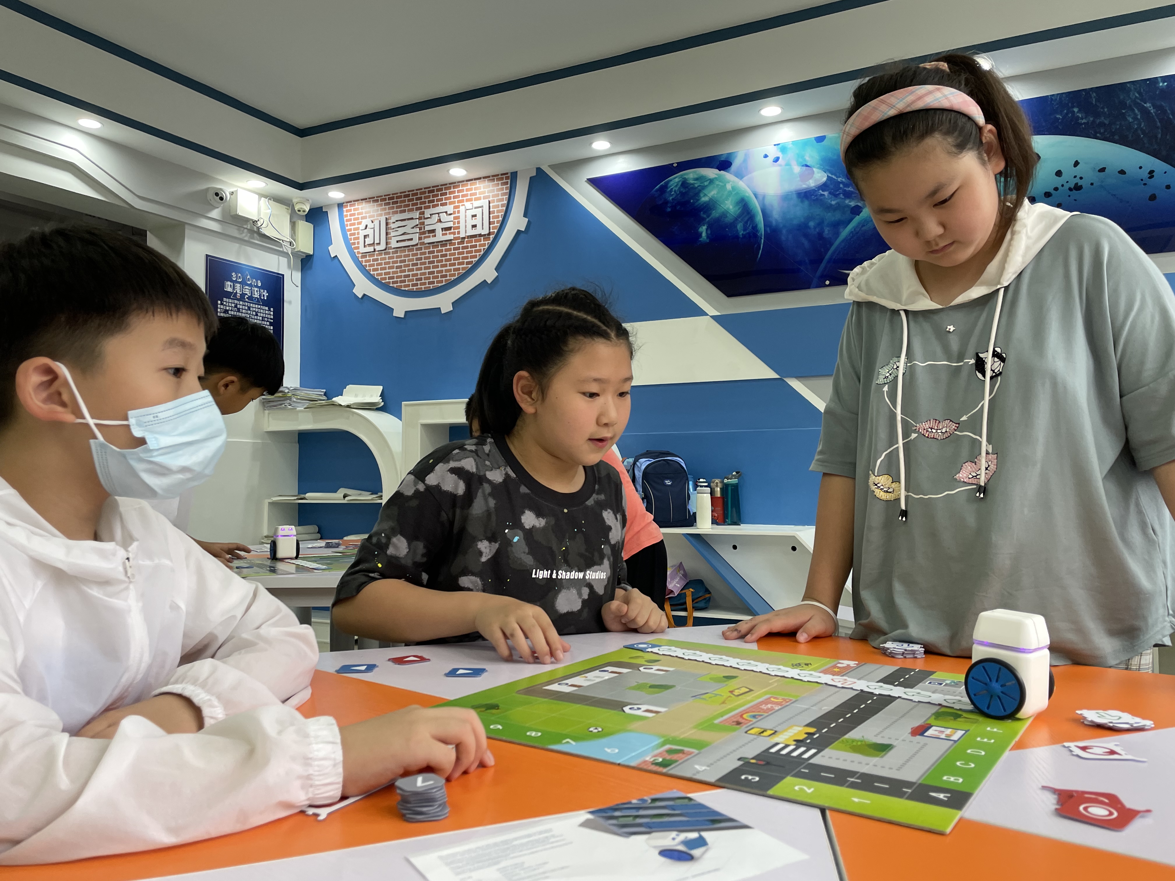 中小学课后服务采访,小学课后服务特色课程采访学生