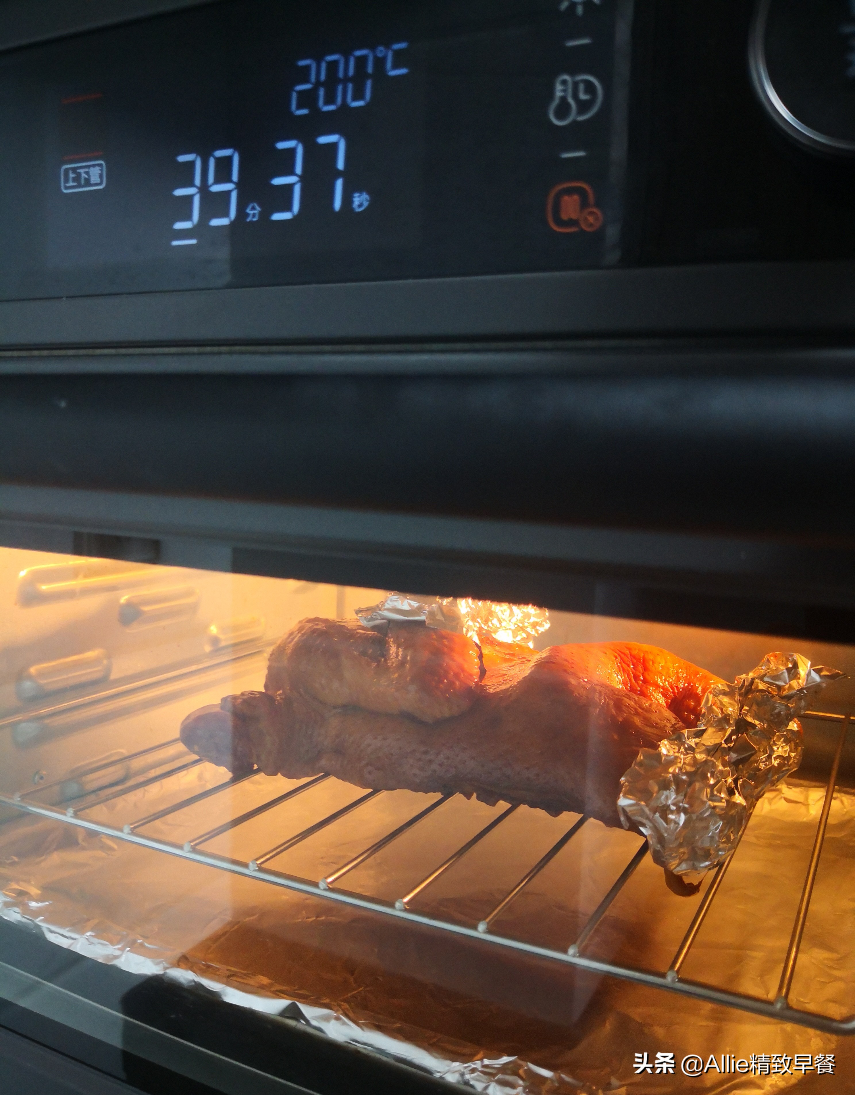 脆皮烤鸡做法烤箱教程,在家就能做的爆汁脆皮烤鸡