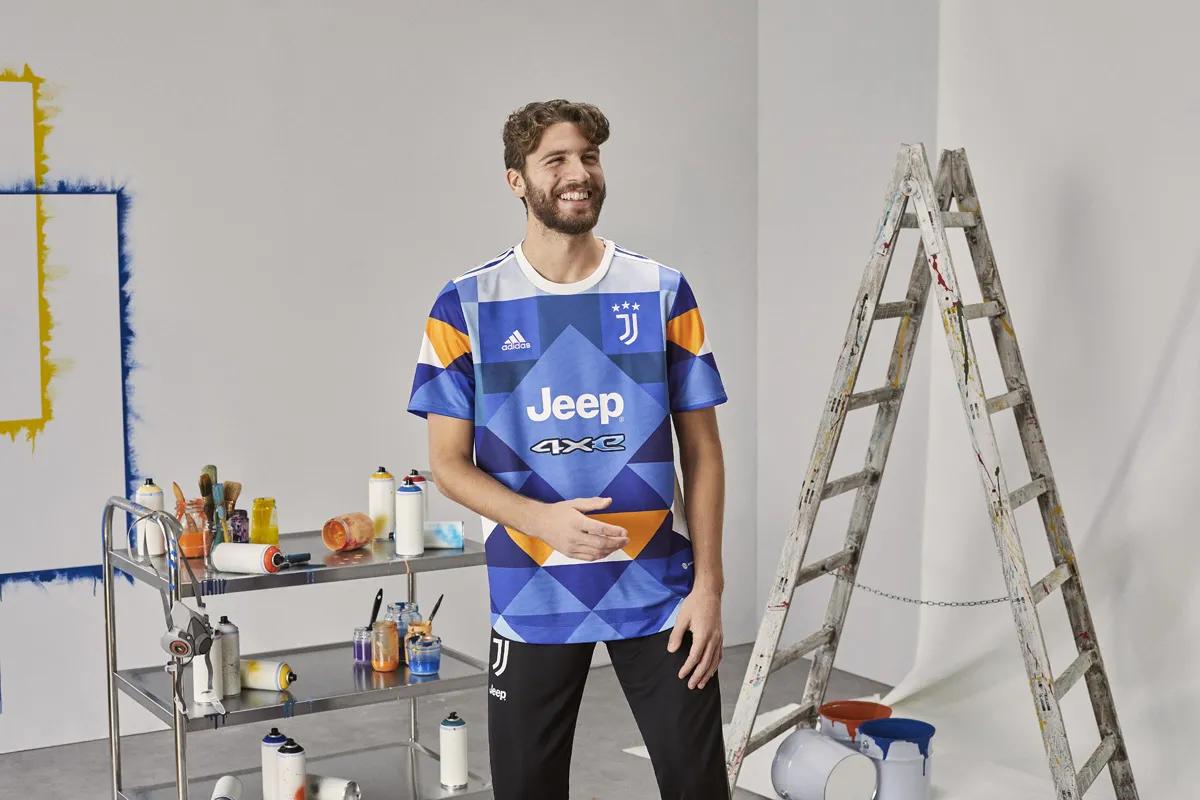 2018尤文主场球服,尤文图斯小魔仙10号