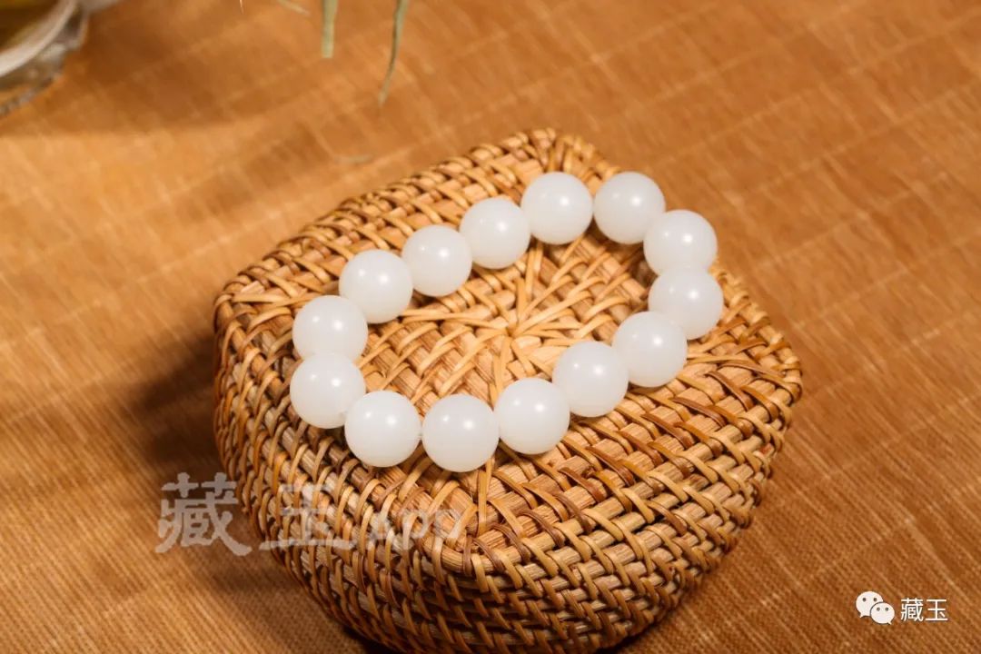 最厉害的玉雕手串,最大的玉雕手串