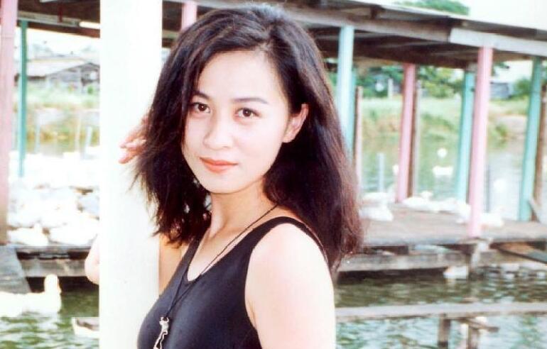 32年前，究竟是谁拍下了刘嘉玲的“照片”？