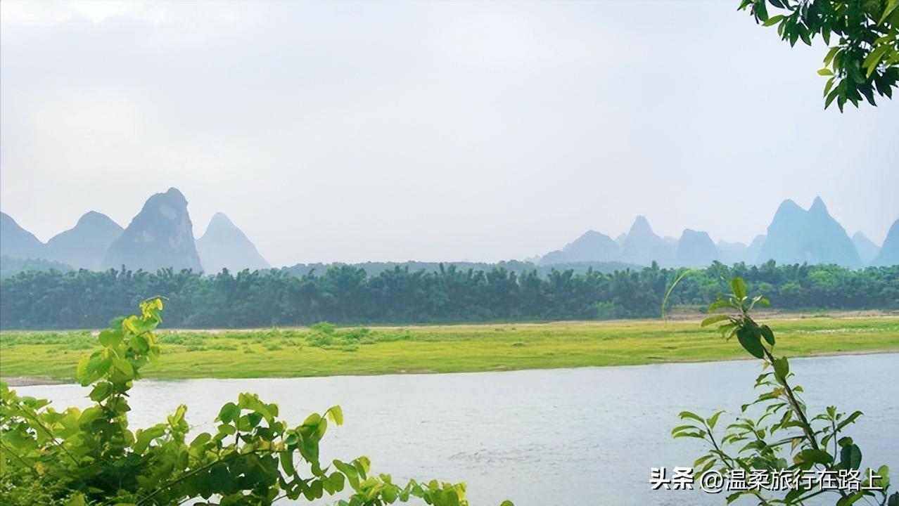 阳朔遇龙河，十里画廊万顷碧水，高山峻岭，美不胜收的山水画廊