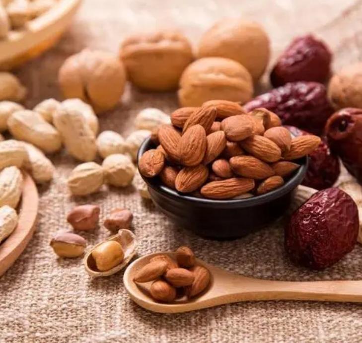 隐私部位的毛发变白，意味着体内有疾病吗？能不能刮掉？