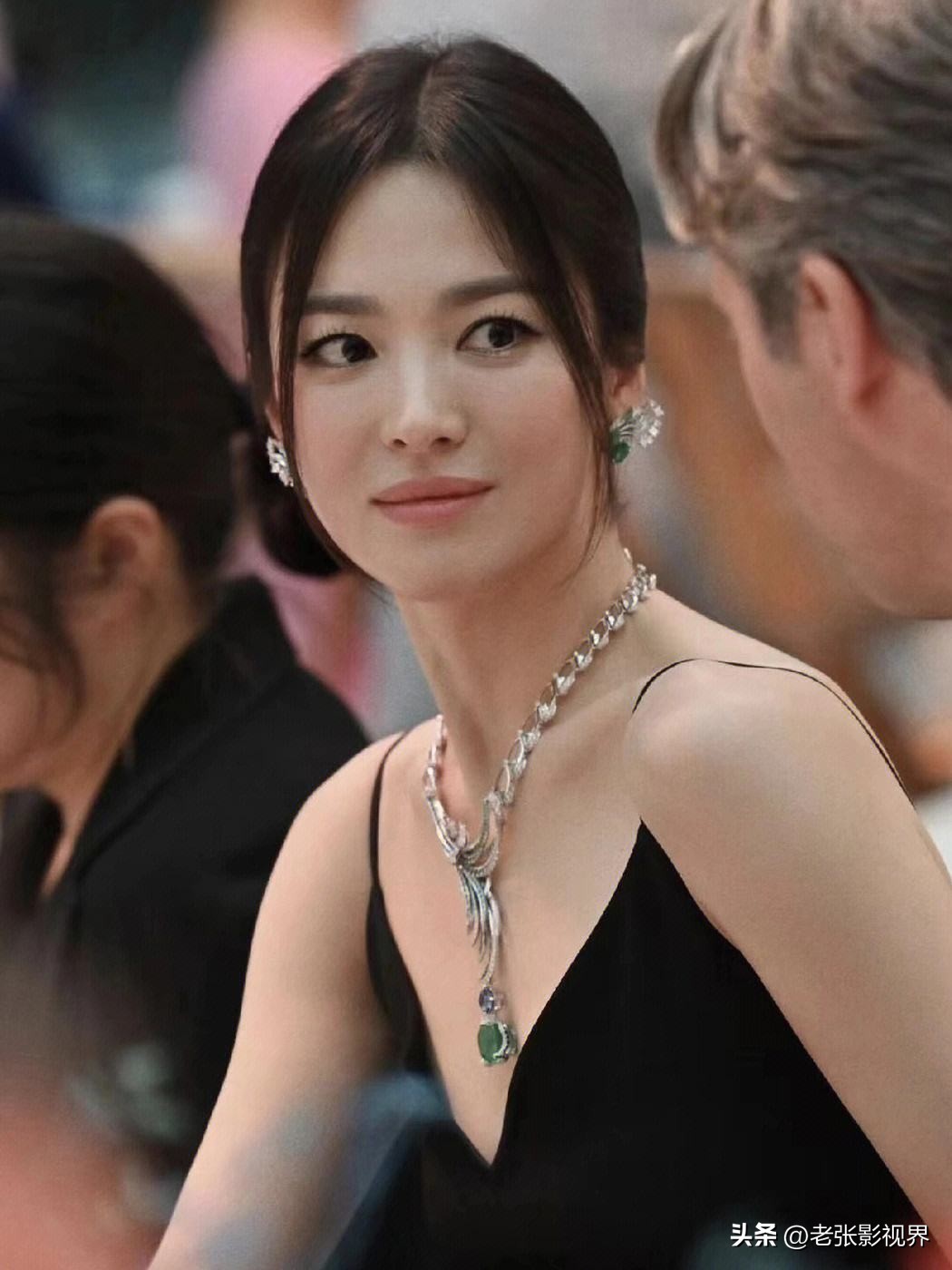 迪丽热巴线下活动出圈名场面,迪丽热巴2018优酷出圈造型