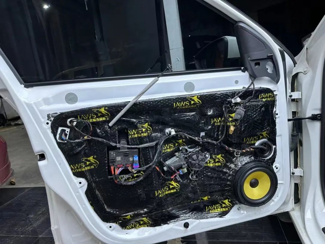 17款斯柯达明锐音响拆解,斯柯达明锐音响改装