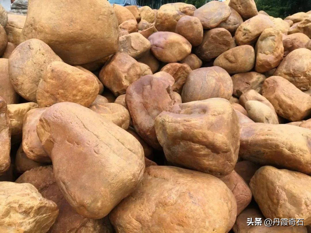 黄蜡石不黄是什么原因,黄蜡石不透光有价值吗