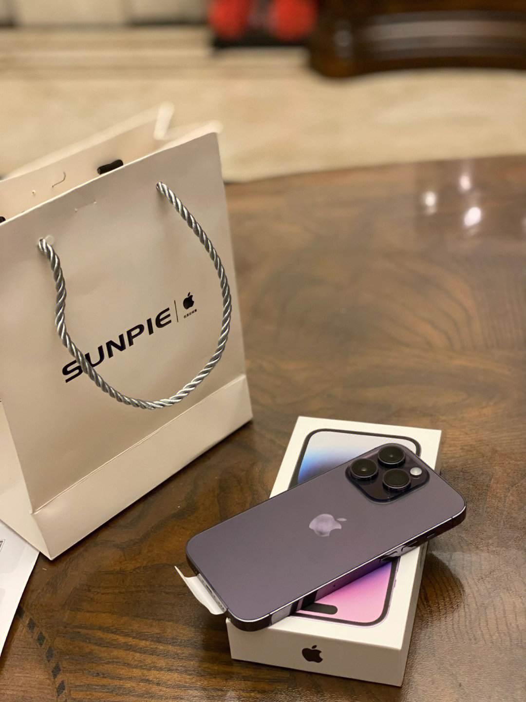 苹果14pro和华为mate40pro测评,华为mate40pro和苹果14哪个值得买