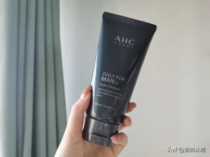 男士用什么洗面奶控油祛痘效果好,洗面奶男士控油祛痘印祛黑头推荐