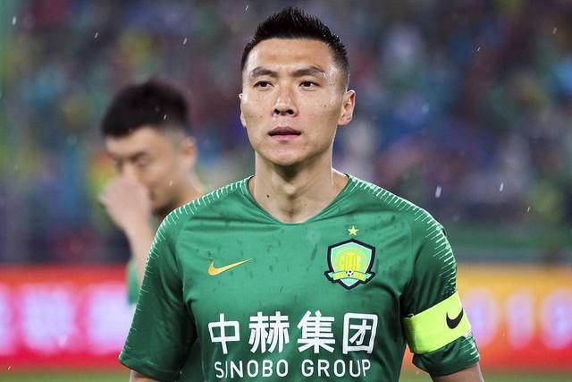 齐鲁雄师:盘点山东足球历史最佳11人,身材高大,头球优势明显