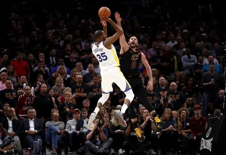 美媒评选十大历史单挑王,欧文詹姆斯绝杀杜兰特