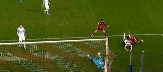 从5-1变0-4德甲领头羊惨遭吊打,一场1:3让德甲劲旅轰然倒下