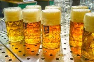 慕尼黑啤酒节拜仁慕尼黑队,22-23赛季拜仁慕尼黑啤酒节球衣