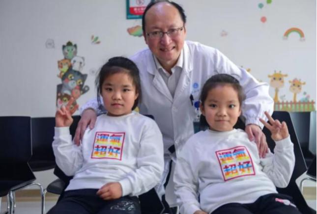 中国首例坐骨连体婴,坐骨连体姐妹分离成功了吗