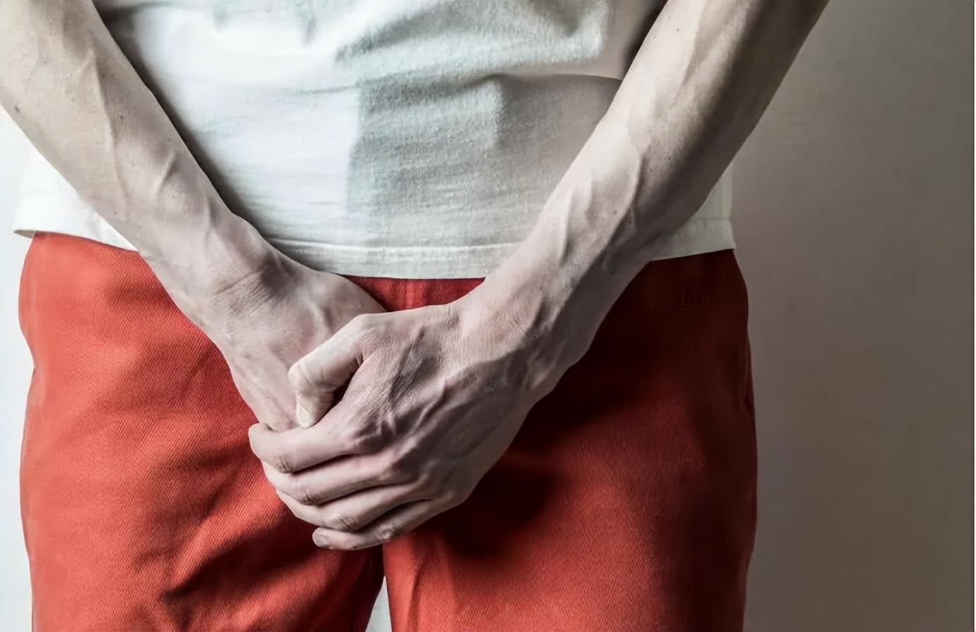 雄性激素脱发是激素多了还是少了,男性45岁还会雄激素脱发吗