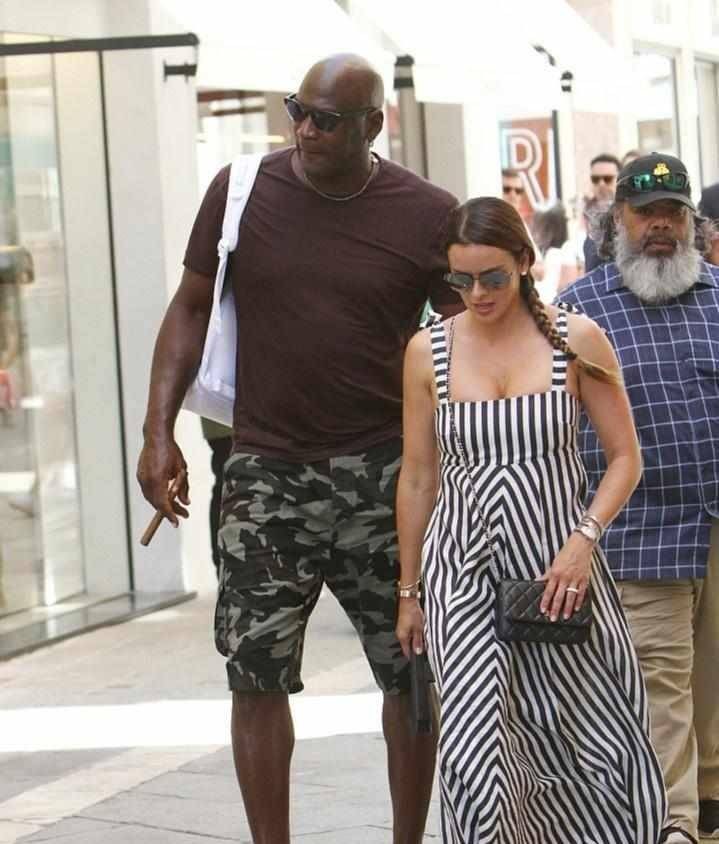 乔丹二婚妻子伊薇特,乔丹娶了詹姆斯老婆真的吗