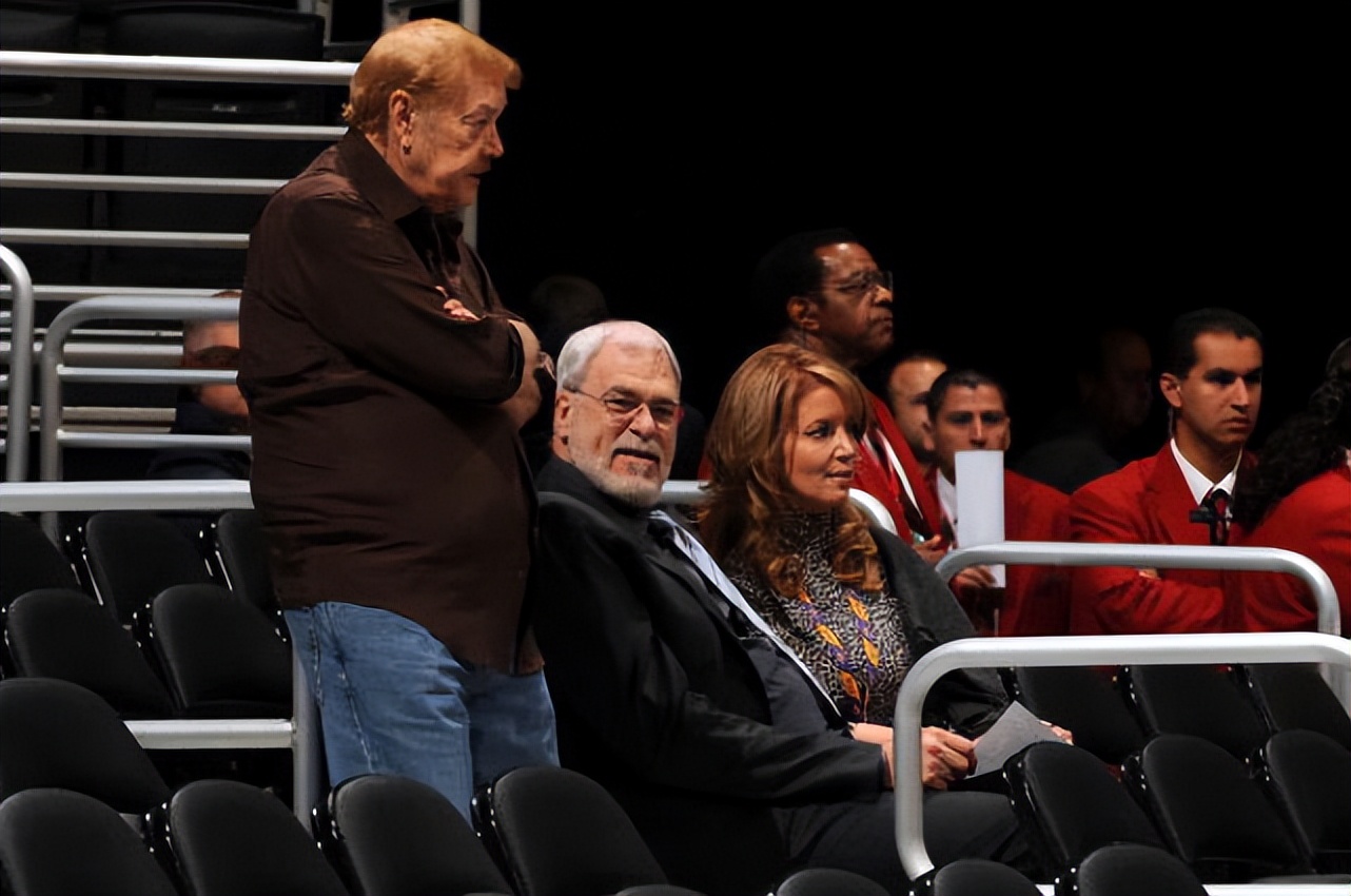 湖人老板珍妮巴斯择偶标准,珍妮巴斯公布恋情