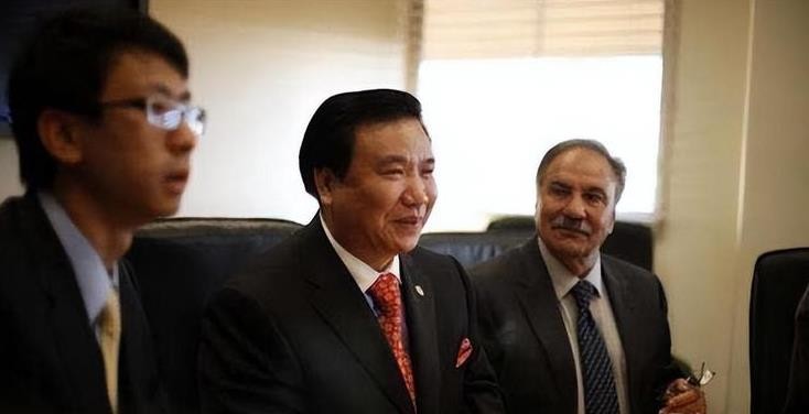 向美国捐钱的钟馨稼现状如何,钟馨稼给美国捐款