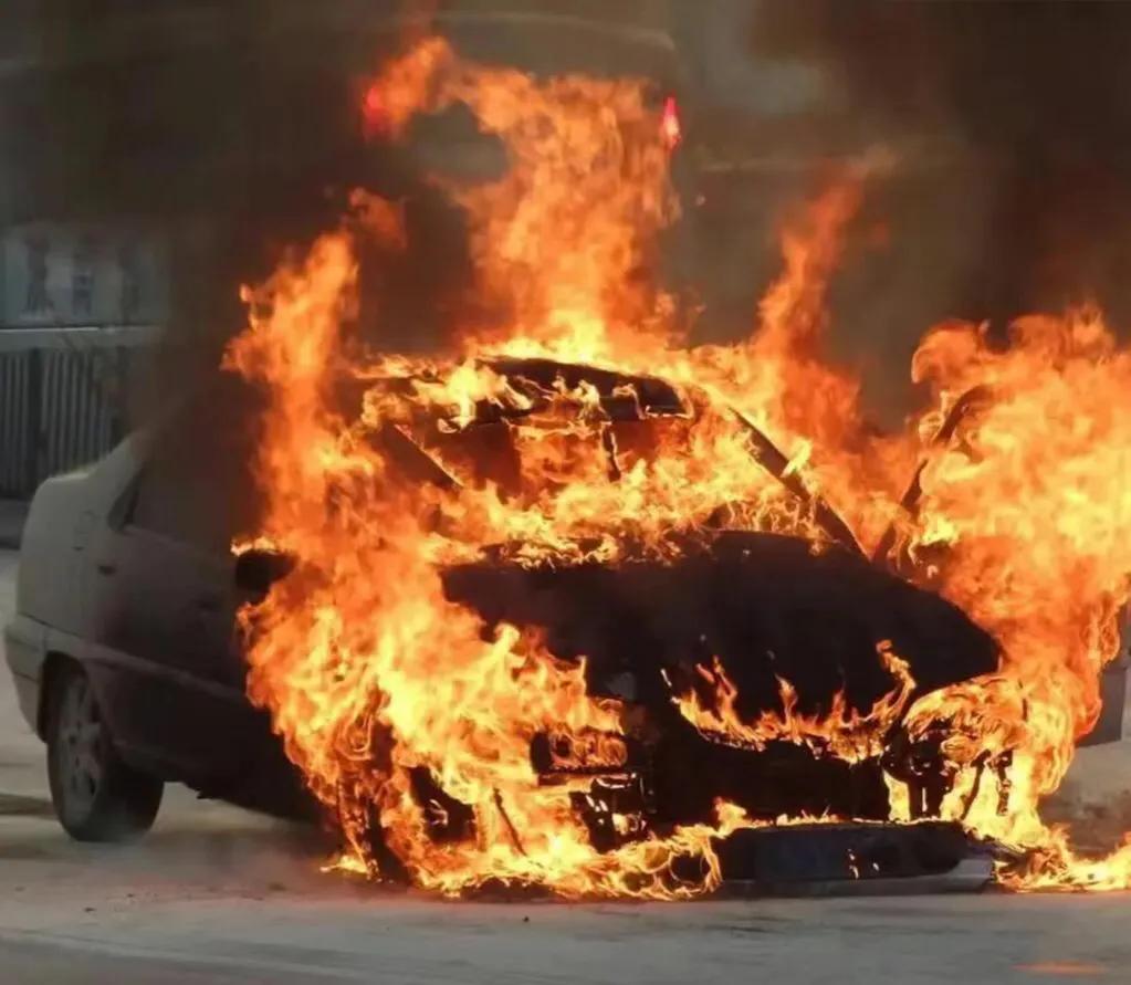 30万的电车真的不如20万的油车吗,30万的电动车比油车省吗