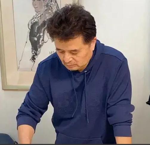 这一次，64岁的毕福剑，不再被世界宽容