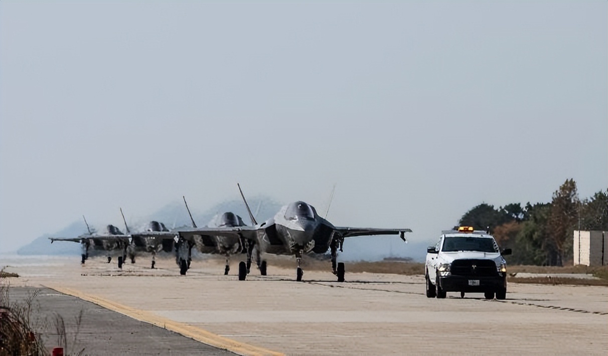 鏈濋矞鍙戝皠瀵煎脊璀﹀憡缇庨煩,鏈濋矞杩涜鎴樼暐宸¤埅瀵煎脊鍙戝皠婕斾範