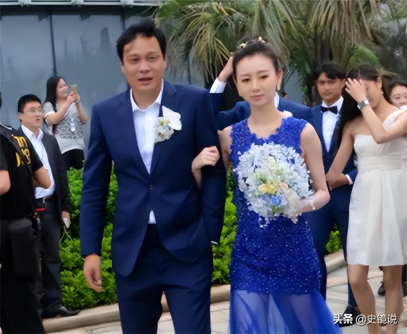 中国足球明星范志毅女儿,范志毅带小女儿踢球