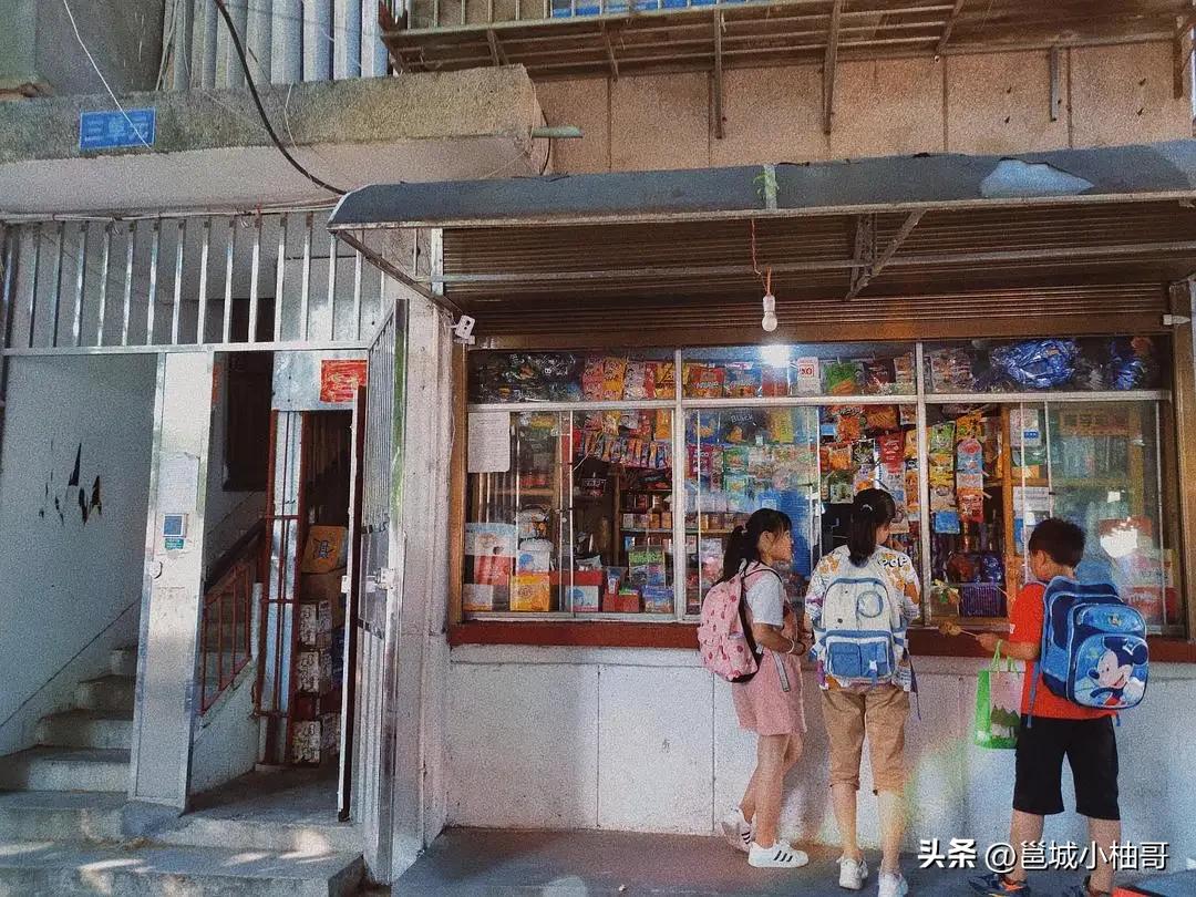 法治故事：年轻女法官的一次小学法治宣讲，揪出一名犯人！