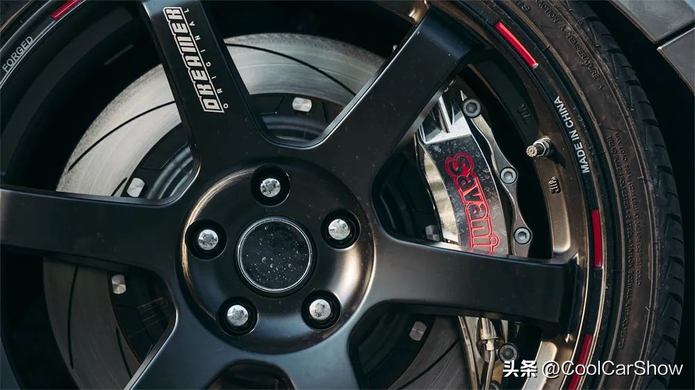 十代雅阁内饰碳纤维改装案例,十代雅阁改装多功能屏幕