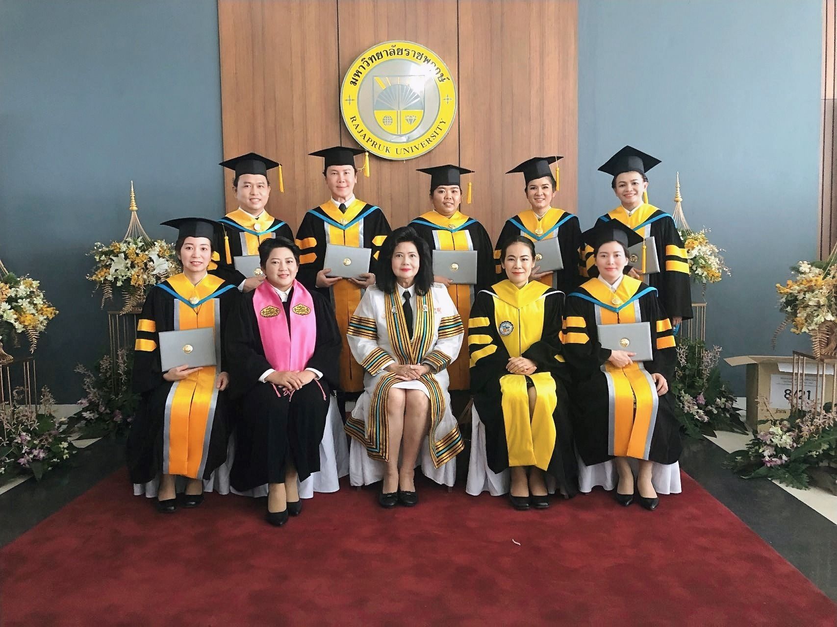 抛夫弃子环球旅行,抛夫弃子去国外小说