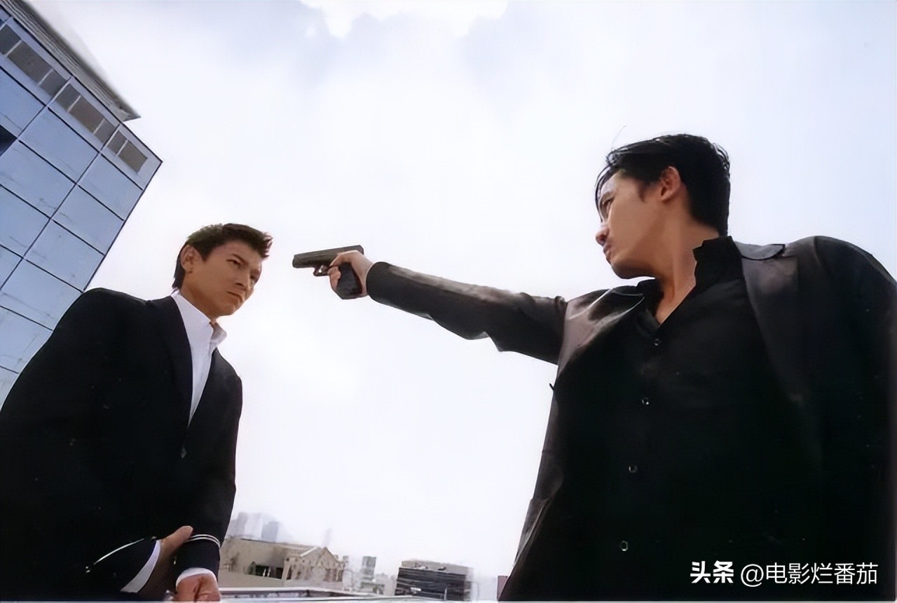 80年代风起云涌，90年代枭雄辈出，香港电影终在2002划上不甘句号