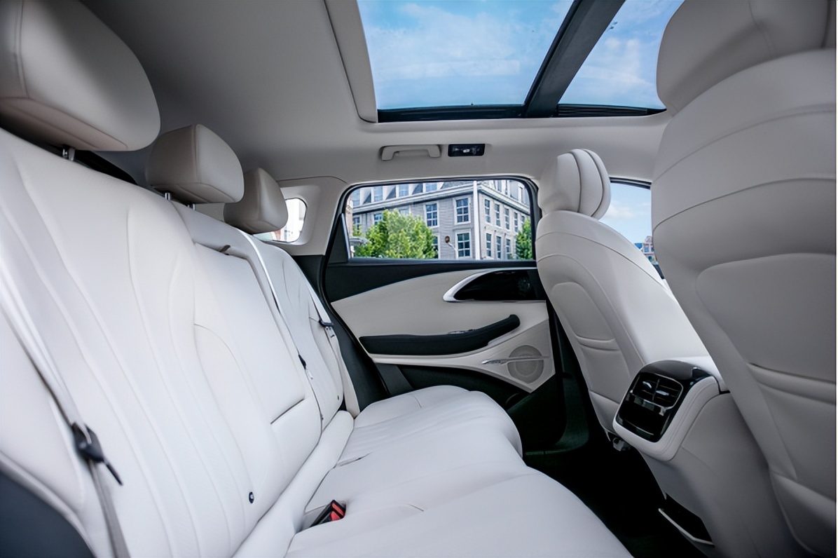 全新一代凌云与老款有什么区别,车企宠粉