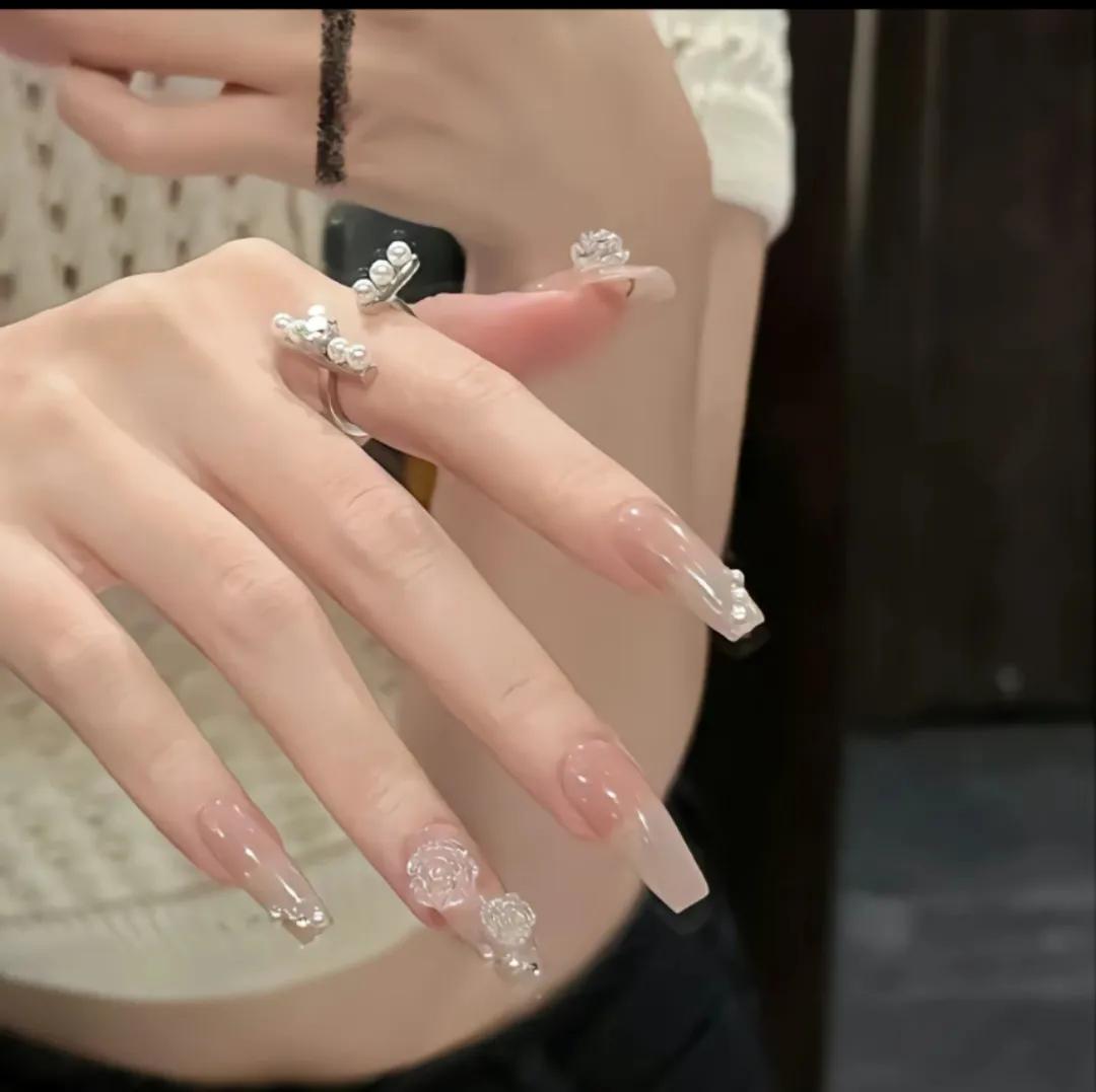 22款特别美丽的美甲快来学起来吧,气质又显白的美甲款式你学会了吗